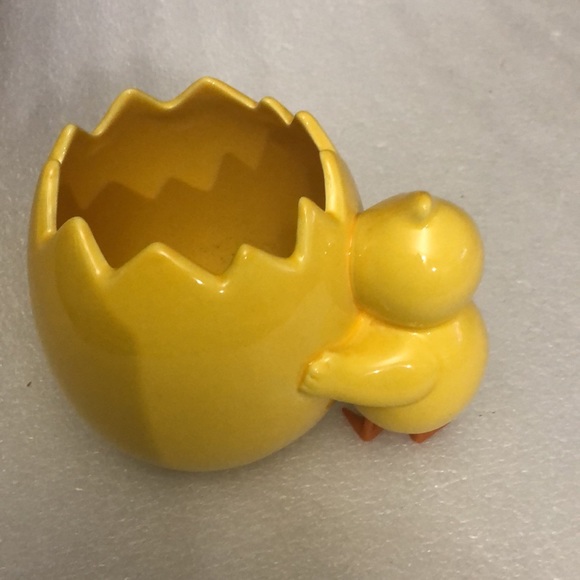 Yellow Chick with and egg shells decor/pot - Picture 5 of 12